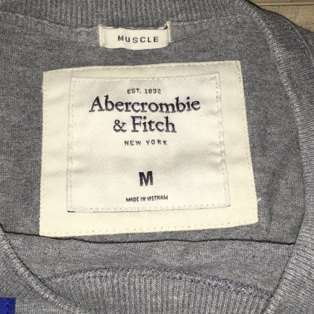 Abercrombie & Fitch T-Shirt Size M - Picture 2 of 6